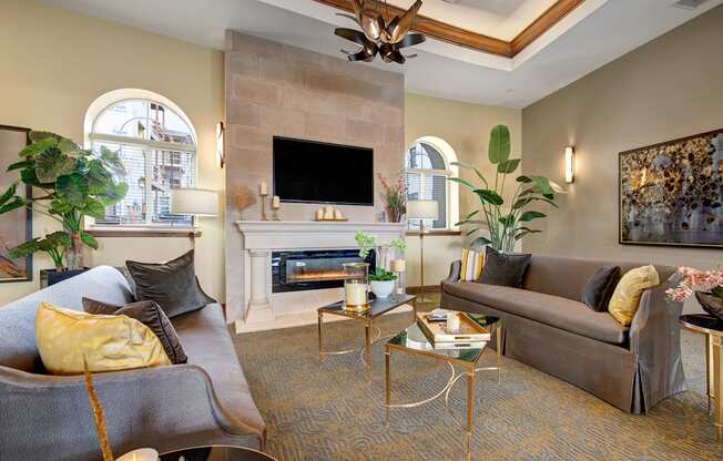 La Bella Vita Lounge Sofas Apartments in Colorado Springs, CO