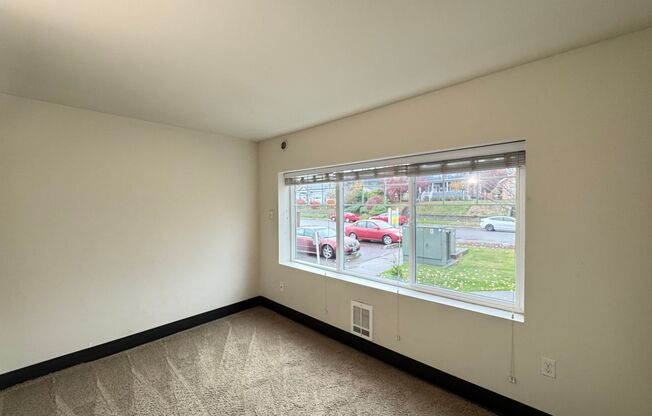 1 bed, 1 bath, 350 sqft, $1,250, Unit 212