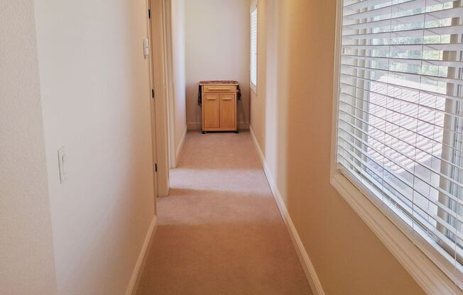 2 beds, 1 bath, $2,700