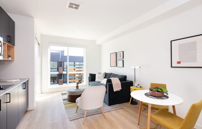 Studio, 1 bath, 241 sqft, $1,375, Unit 604