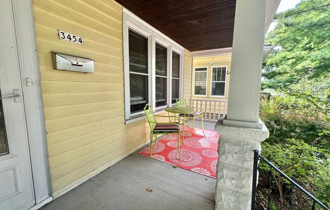 2 beds, 1 bath, $1,595