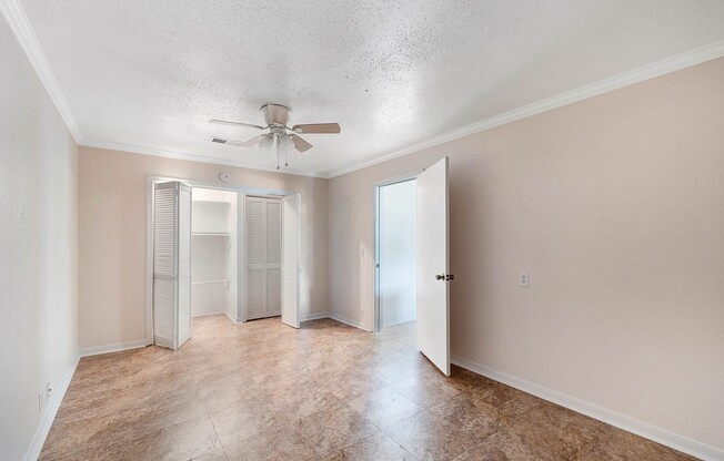 Lovely Brick 3 Bed/1 Bath Home w/ Large Covered Deck Back Porch w/ Fully-Fenced Yard