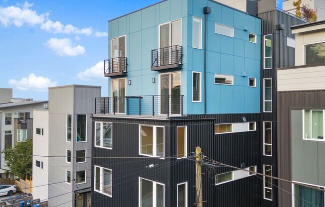 Studio, 1 bath, 295 sqft, $1,295, Unit 205