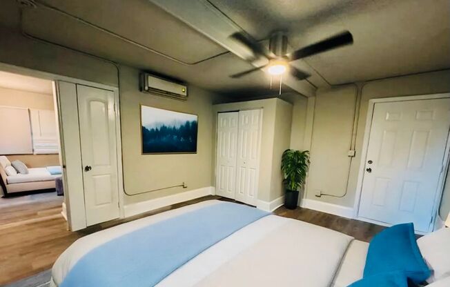 Discover Chic & Convenient Living at Robinson Gardens Apartments located in Marietta!