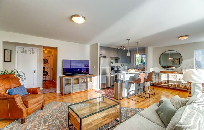 1418 On Queen Anne Apartments