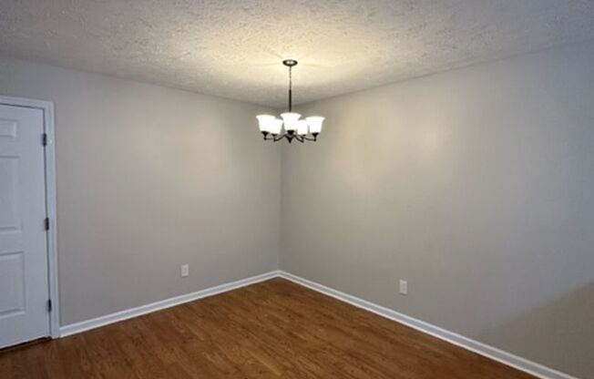 Lovely 2 Bed, 2 Bath Condo in Karen Lakes