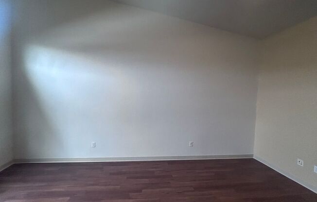 2 beds, 1.5 baths, 920 sqft, $1,700, Unit 89355-08