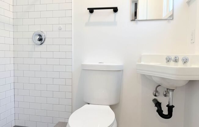 1 bed, 1 bath, $2,720, Unit 13