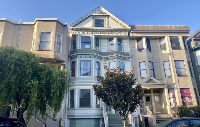 567 WALLER ST