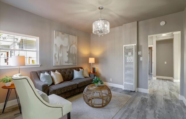 Adorable & Modern Remodeled Home, New floors & Paint, Renovated Bathroom, New Appliances, Solar!