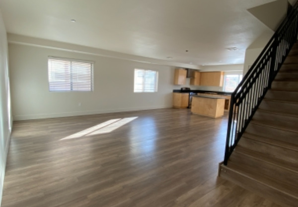 11312 Huston St
