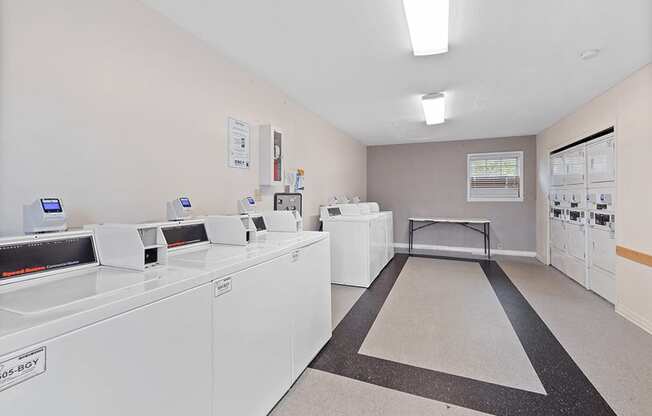 laundry facility at Huntley Ridge Clarksville Apartments
