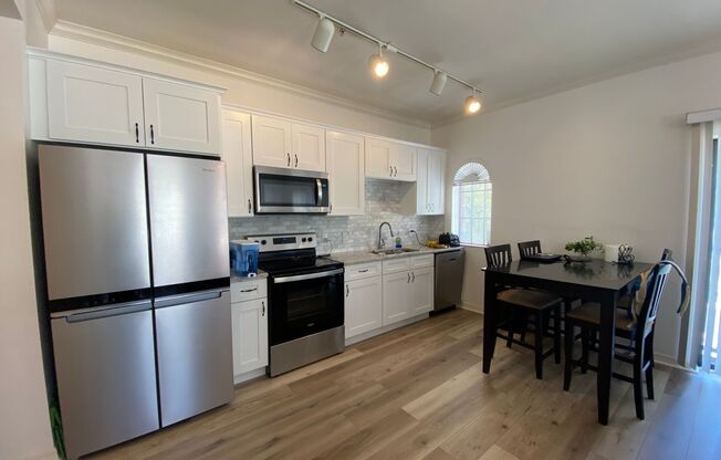 Walk to UF/Downtown! Lofts at West University Avenue