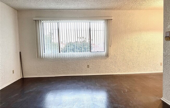 1 bed, 1 bath, 590 sqft, $1,900, Unit 107