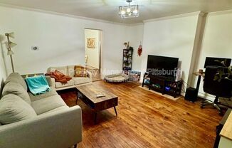 2218 SARAH ST
