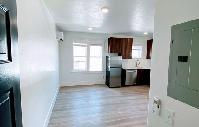 Studio, 1 bath, 285 sqft, $999, Unit 09