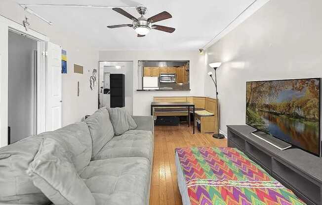 1 bed, 1 bath, $2,300, Unit 2D