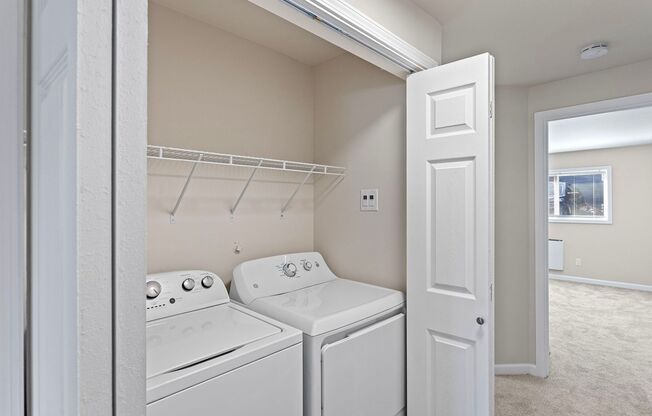 2 beds, 2 baths, 980 sqft, $2,300, Unit B101