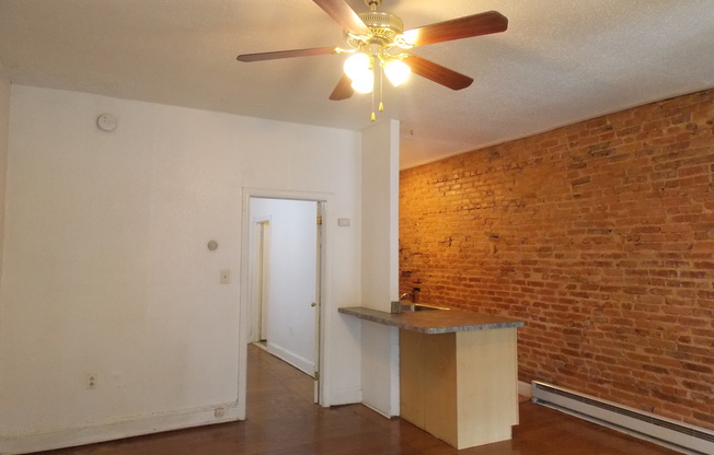 1 bed, 1 bath, $1,195, Unit 1F