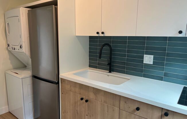 Studio, 1 bath, 300 sqft, $1,795, Unit 5