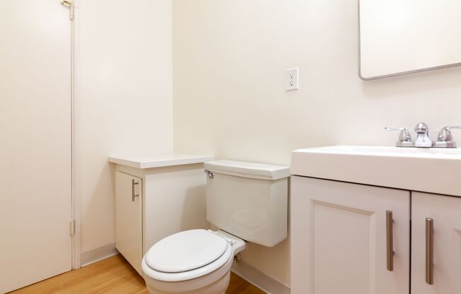 Studio, 1 bath, 375 sqft, $1,975, Unit 208