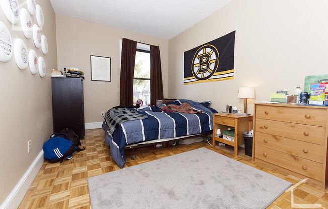 HOT ALLSTON LISTING!!!!