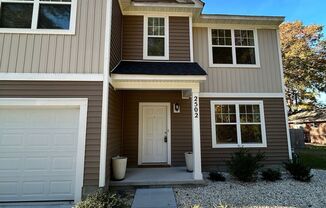 4 beds, 2.5 baths, $3,095