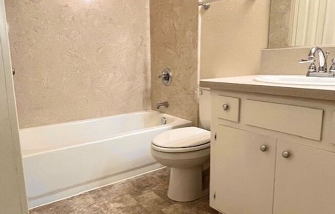 1 bed, 1 bath, 550 sqft, $1,195, Unit 034