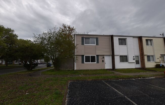 3 Bedroom 1.5 bathrooms
