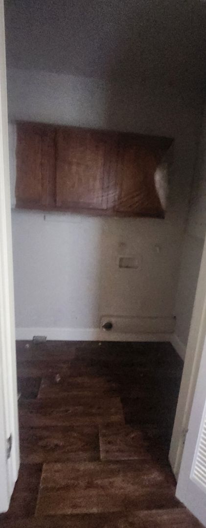 3 beds, 1 bath, $875