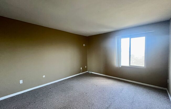 LARGE 1BD 1BA Condo in Normal Heights - Fantastic Location, Off Street Parking, Gated Building, Balcony with a View