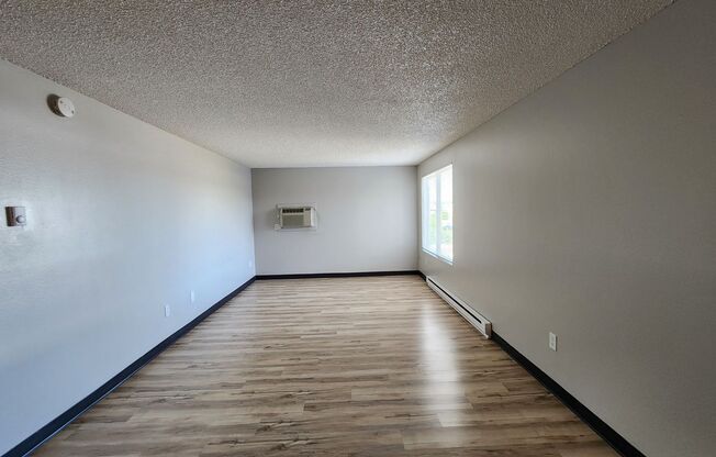 2 beds, 1 bath, 710 sqft, $1,100, Unit HH336