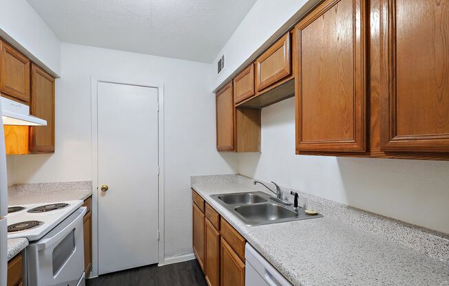 2 beds, 1.5 baths, $1,150, Unit 2053