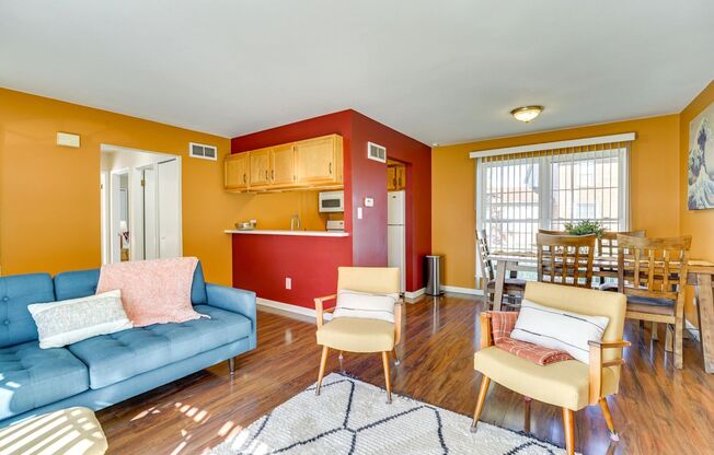 2 beds, 1 bath, $1,300