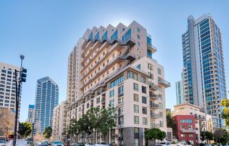 Urban fully furnished 1 bedroom + den, 1 bath condo in Treo in Little Italy