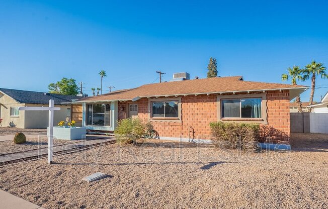8416 E RANCHO VIS DR