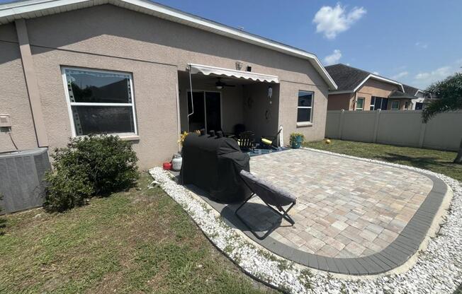 4 beds, 2 baths, 1,930 sqft, $2,500