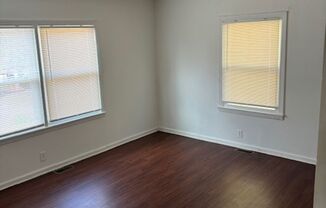 1 bed, 1 bath, 728 sqft, $800, Unit 623 N Pleasant St