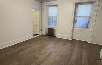 2 beds, 1 bath, $2,300, Unit 2