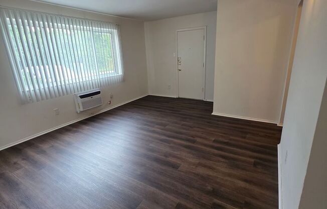 1 bed, 1 bath, 625 sqft, $785, Unit 9744G