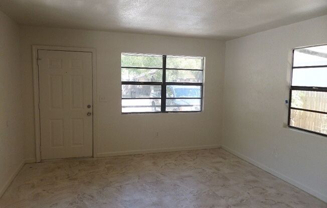 2 beds, 1 bath, 724 sqft, $1,695