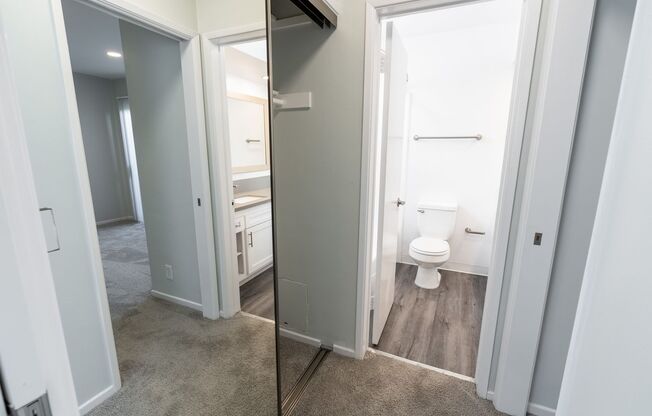 2 beds, 1.5 baths, 1,095 sqft, $2,598, Unit 100