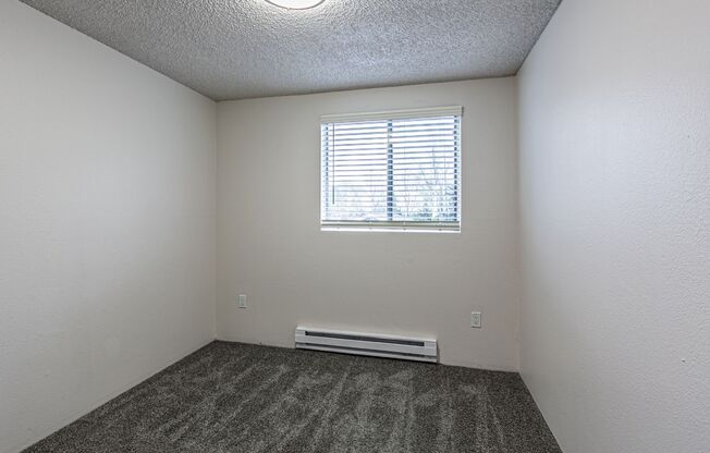 2 beds, 1 bath, 980 sqft, $1,645