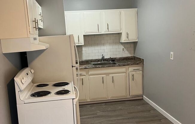 1 bed, 1 bath, 750 sqft, $999, Unit Unit 4