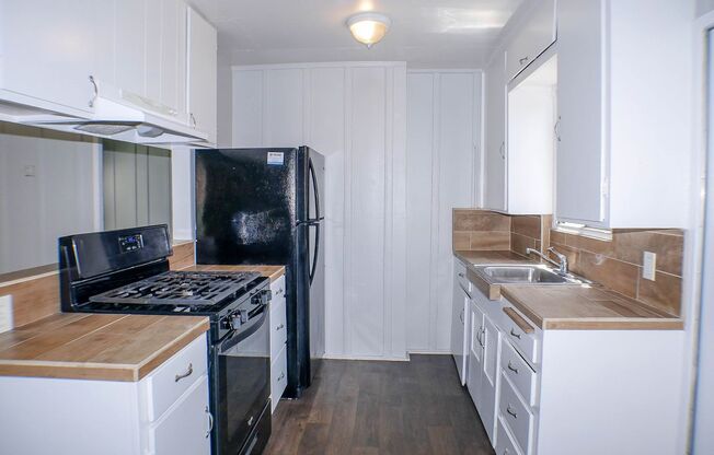 1649-63 Scott Street