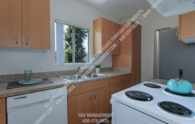 2 beds, 1 bath, $2,250, Unit 15