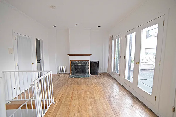 310 E 92 ST