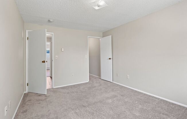 2 beds, 1.5 baths, 960 sqft, $1,395, Unit 12