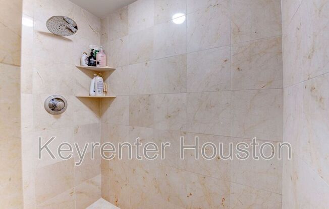 1005 S Shepherd Dr