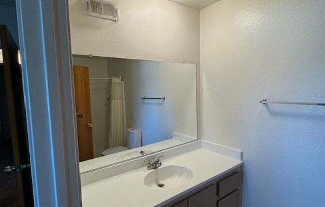 2 beds, 2 baths, $1,975